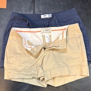 Old Navy Women's Navy and Tan Shorts